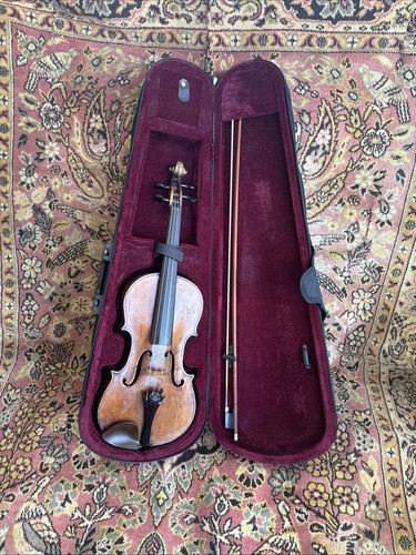 Violino etichettato h - etichettato,